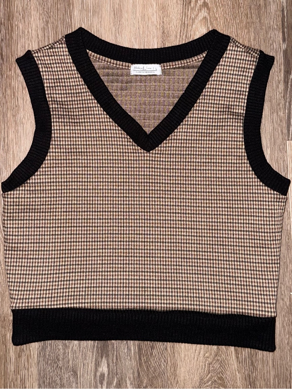 Haley & June Cropped Sweater Vest 🤎🖤